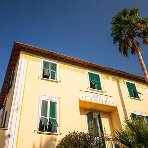 Cynthia 2* Finale Ligure